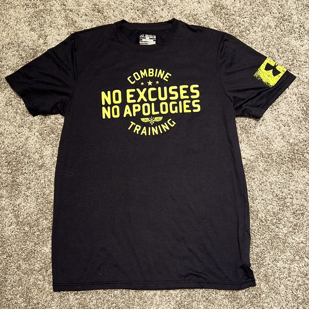 Under Armour Training Shirt Size Medium